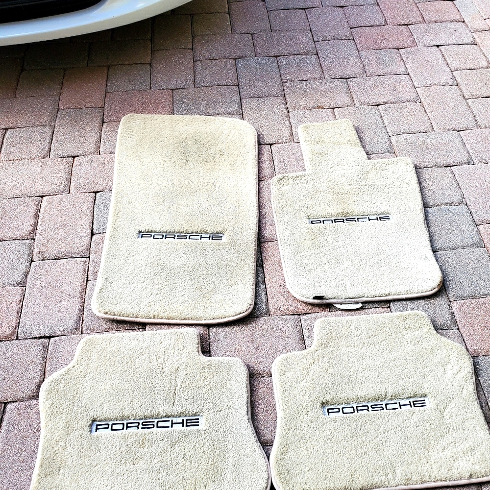 Porsche Panamera carpet floor mats